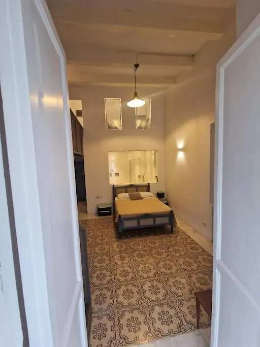 No 60, 2Nd Floor, Centrally Located, Fully Equipped Studio Apt Φλοριάνα